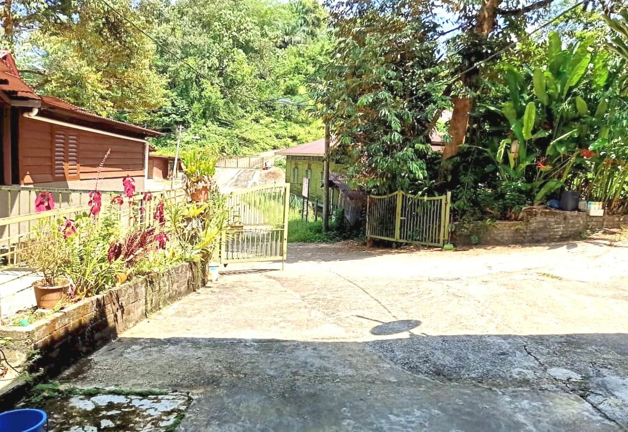 Oyo 90971 Pollock Homestay Sungai Lembing Bagian luar foto